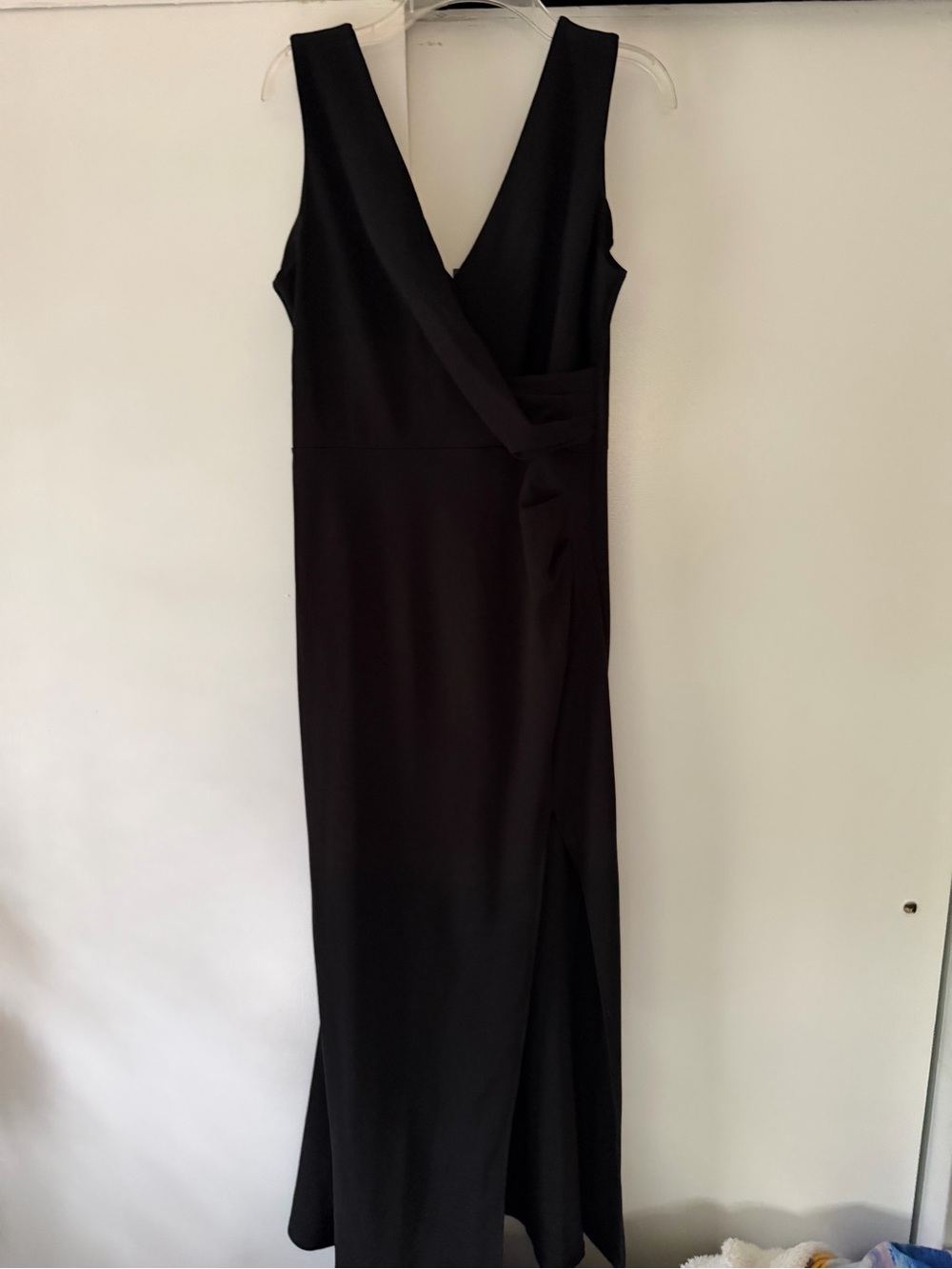 Classic Black Sleeveless V-Neck Maxi Dress